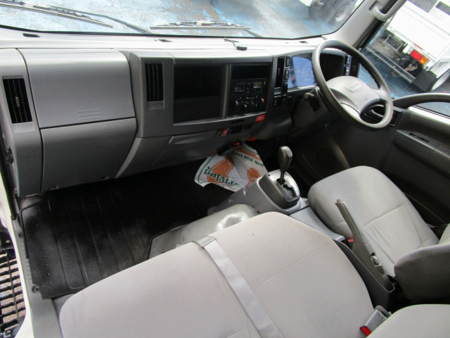 いすゞ エルフ 小型 バン TRG-NMR85AN(103723) 26枚目