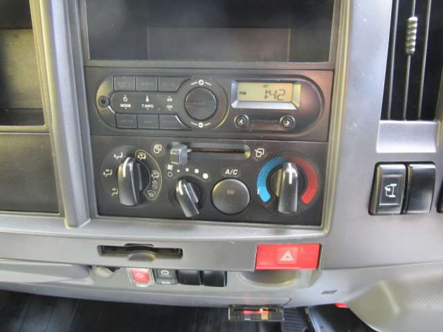 いすゞ エルフ 小型 バン TRG-NMR85AN(103723) 30枚目