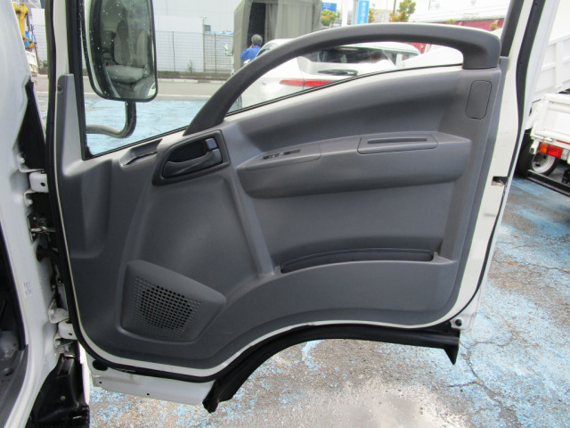 いすゞ エルフ 小型 バン TRG-NMR85AN(103723) 31枚目