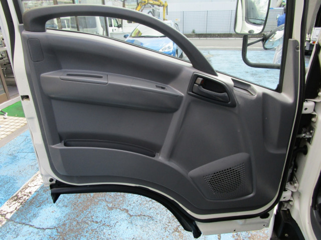 いすゞ エルフ 小型 バン TRG-NMR85AN(103723) 32枚目