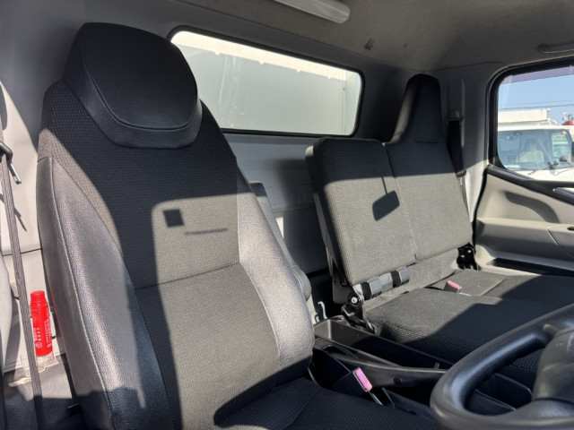 三菱ふそう キャンター 小型 冷蔵冷凍バン 2PG-FEB90(103727) 26枚目