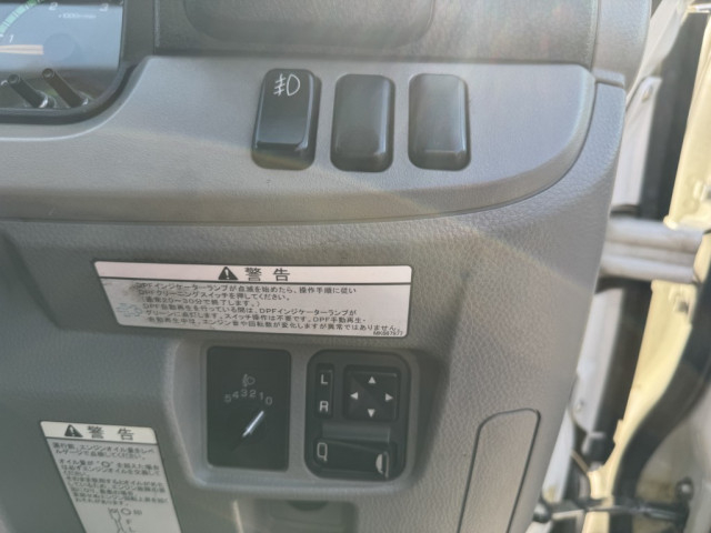 三菱ふそう キャンター 小型 冷蔵冷凍バン 2PG-FEB90(103727) 32枚目