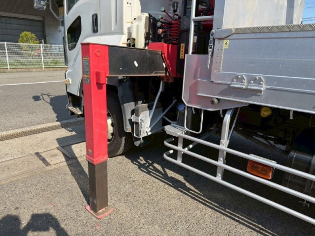 いすゞ ギガ 大型 平ボディ（クレーン付） QKG-CYZ77BM(103730) 11枚目