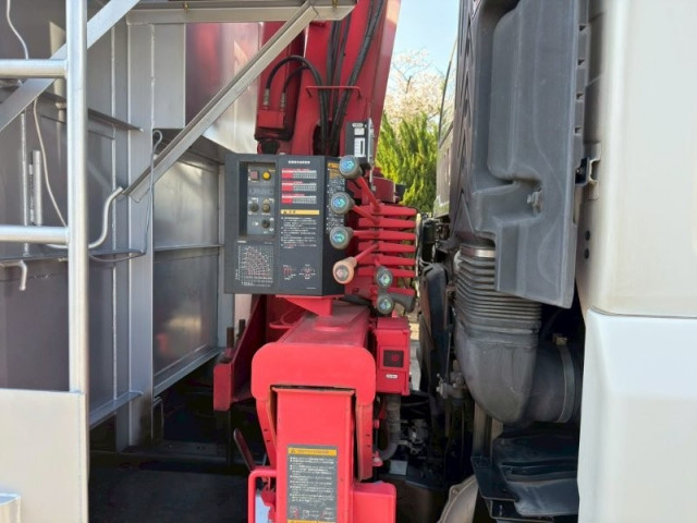 いすゞ ギガ 大型 平ボディ（クレーン付） QKG-CYZ77BM(103730) 12枚目