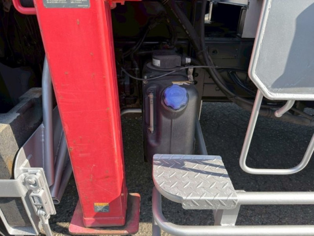 いすゞ ギガ 大型 平ボディ（クレーン付） QKG-CYZ77BM(103730) 16枚目