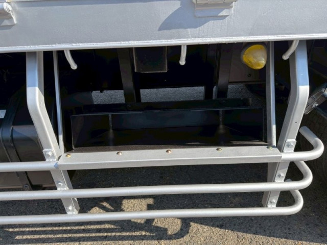 いすゞ ギガ 大型 平ボディ（クレーン付） QKG-CYZ77BM(103730) 17枚目