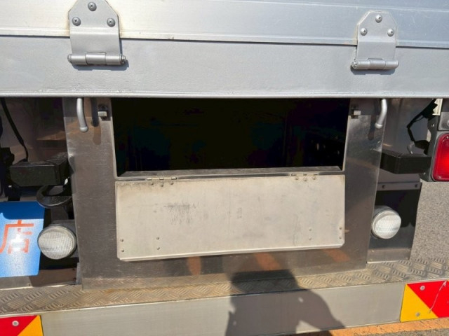 いすゞ ギガ 大型 平ボディ（クレーン付） QKG-CYZ77BM(103730) 18枚目