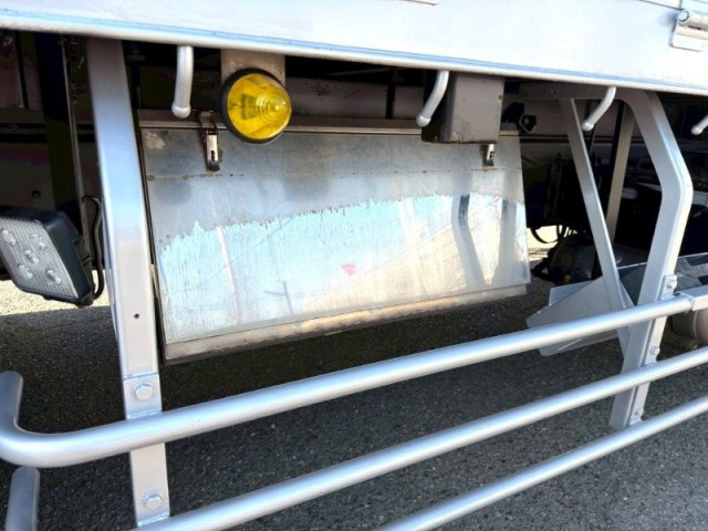 いすゞ ギガ 大型 平ボディ（クレーン付） QKG-CYZ77BM(103730) 19枚目