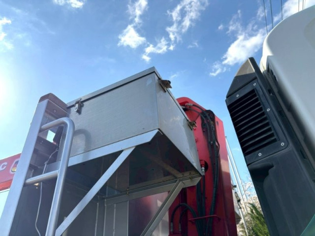 いすゞ ギガ 大型 平ボディ（クレーン付） QKG-CYZ77BM(103730) 20枚目