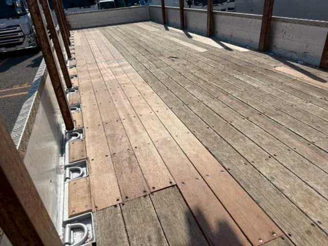 いすゞ ギガ 大型 平ボディ（クレーン付） QKG-CYZ77BM(103730) 22枚目