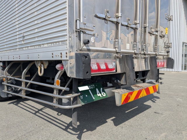 UDトラックス（日産） クオン 大型 冷蔵冷凍バン QKG-CG5ZA(103742) 6枚目