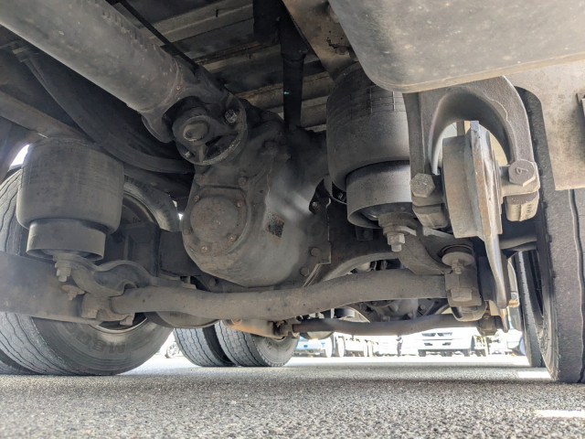 UDトラックス（日産） クオン 大型 冷蔵冷凍バン QKG-CG5ZA(103742) 13枚目