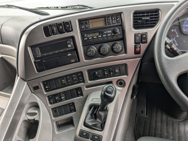 UDトラックス（日産） クオン 大型 冷蔵冷凍バン QKG-CG5ZA(103742) 14枚目