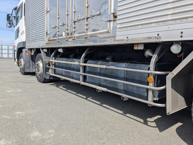 UDトラックス（日産） クオン 大型 冷蔵冷凍バン QKG-CG5ZA(103742) 15枚目