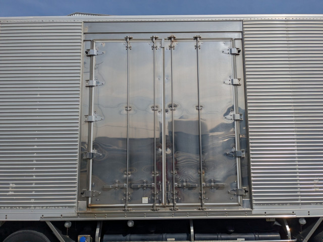 UDトラックス（日産） クオン 大型 冷蔵冷凍バン QKG-CG5ZA(103742) 16枚目