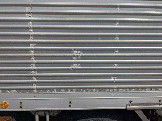 UDトラックス（日産） クオン 大型 冷蔵冷凍バン QKG-CG5ZA(103742) 18枚目