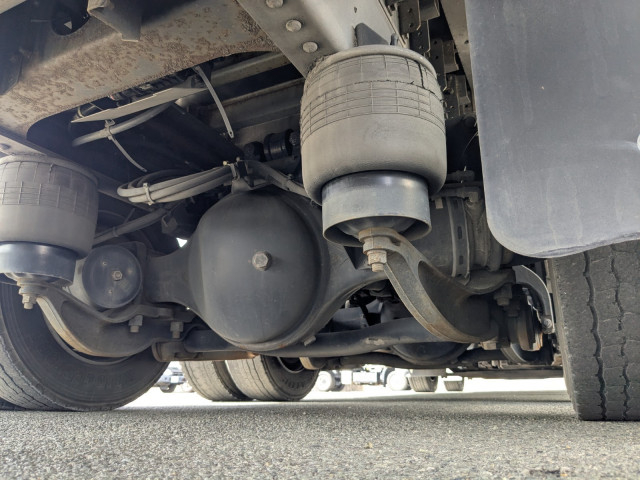 UDトラックス（日産） クオン 大型 冷蔵冷凍バン QKG-CG5ZA(103742) 20枚目