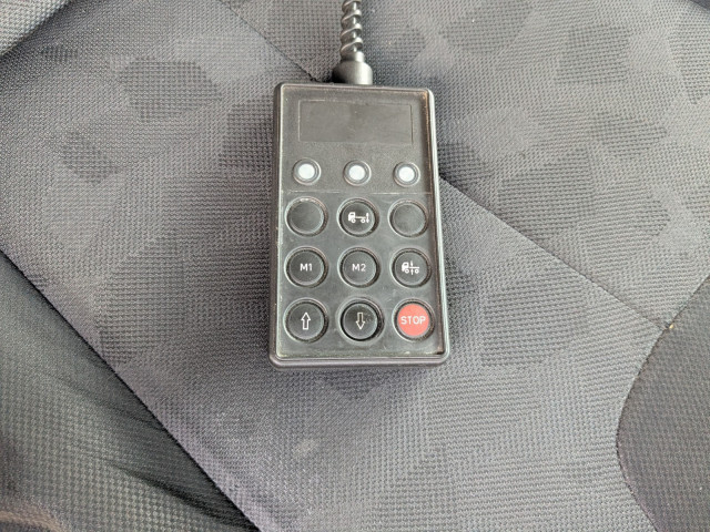 UDトラックス（日産） クオン 大型 冷蔵冷凍バン QKG-CG5ZA(103742) 39枚目