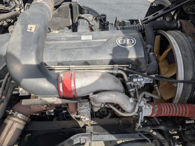 UDトラックス（日産） クオン 大型 冷蔵冷凍バン QKG-CG5ZA(103742) 43枚目