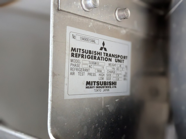 UDトラックス（日産） クオン 大型 冷蔵冷凍バン QKG-CG5ZA(103742) 48枚目