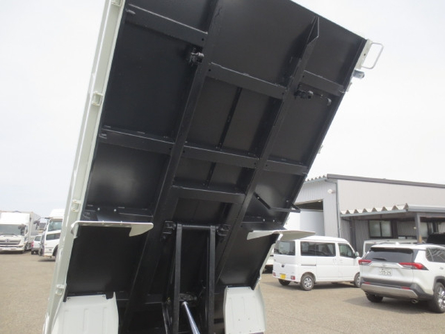 三菱ふそう キャンター 小型 土砂ダンプ 2RG-FBA60(103748) 12枚目