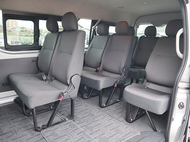 トヨタ ハイエース 小型 バン 3BA-TRH214W(103750) 13枚目