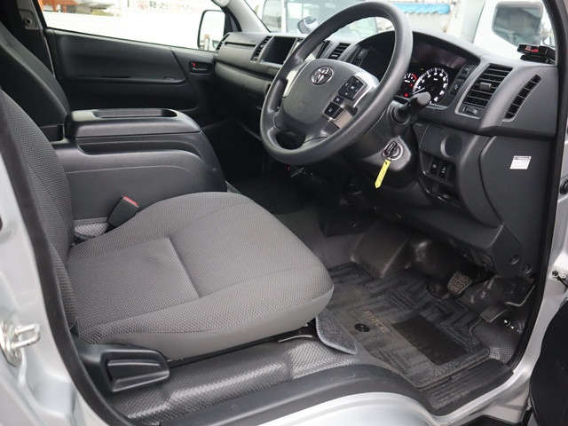 トヨタ ハイエース 小型 バン 3BA-TRH214W(103750) 30枚目