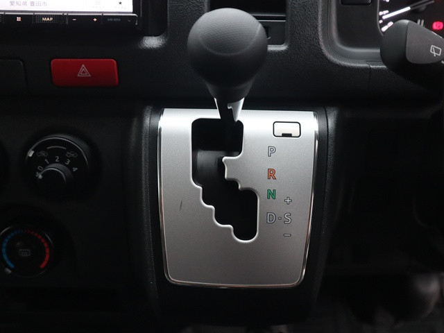 トヨタ ハイエース 小型 バン 3BA-TRH214W(103750) 35枚目