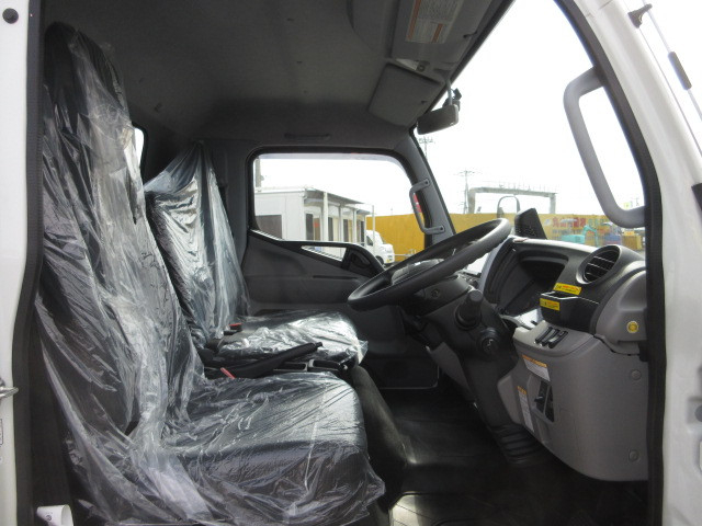 三菱ふそう キャンター 小型 平ボディ（クレーン付） 2PG-FEB80(103751) 15枚目