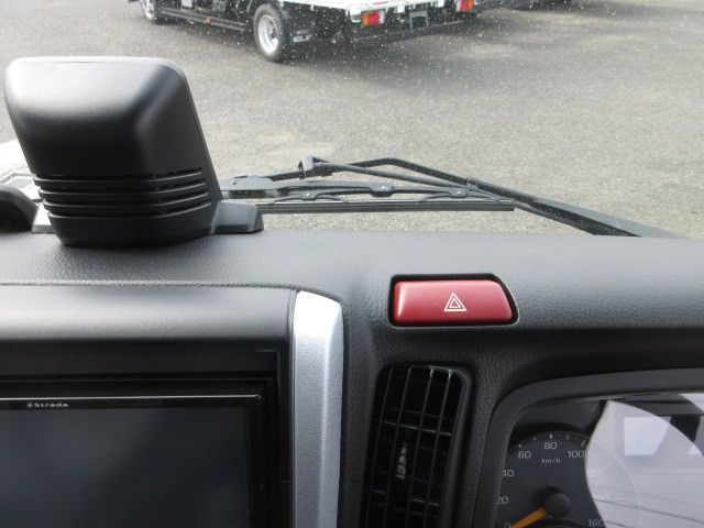 三菱ふそう キャンター 小型 平ボディ（クレーン付） 2PG-FEB80(103751) 18枚目