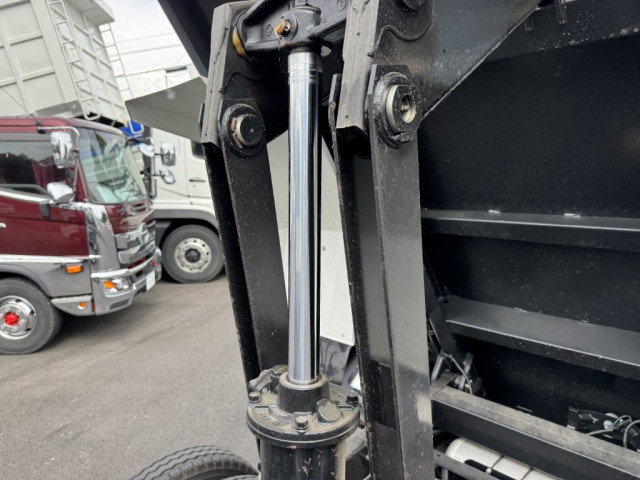 いすゞ フォワード 中型 土砂ダンプ 2RG-FRR90S3(103752) 16枚目