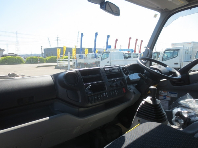 日野 デュトロ 小型 平ボディ（クレーン付） 2KG-XZU712M(103758) 17枚目