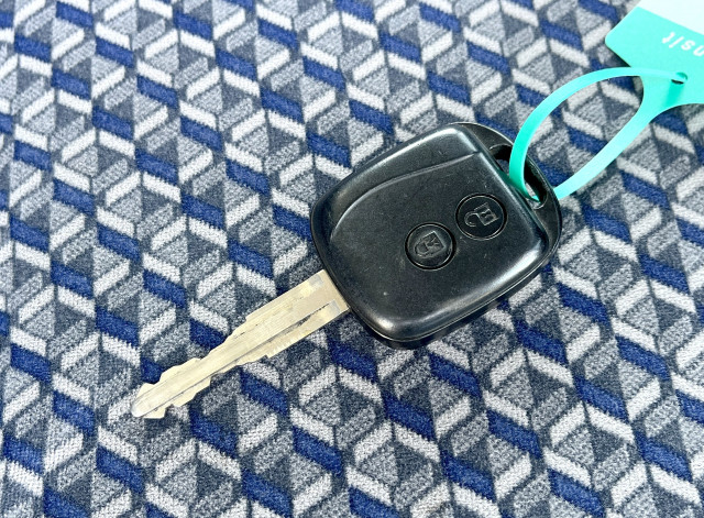 日産自動車 アトラス 小型 平ボディ 2RG-AHR88A(103759) 27枚目