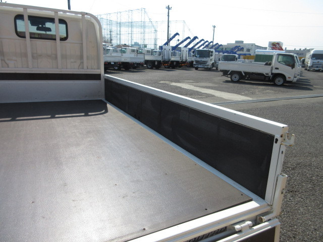 日野 デュトロ 小型 平ボディ 2RG-XZC605M(103761) 11枚目