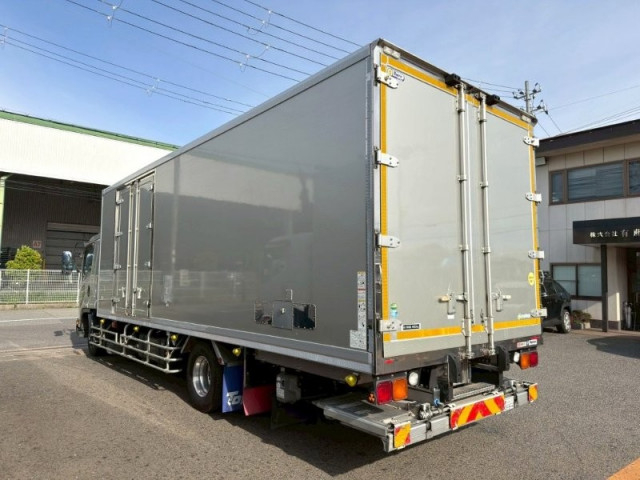 いすゞ フォワード 増トン 冷蔵冷凍バン 2RG-FSR90T2(103764) 4枚目