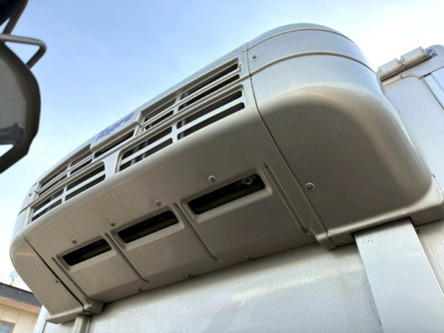 いすゞ フォワード 増トン 冷蔵冷凍バン 2RG-FSR90T2(103764) 11枚目