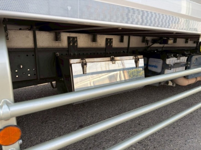 いすゞ フォワード 増トン 冷蔵冷凍バン 2RG-FSR90T2(103764) 15枚目