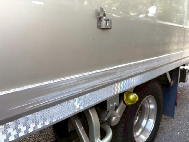 いすゞ フォワード 増トン 冷蔵冷凍バン 2RG-FSR90T2(103764) 19枚目