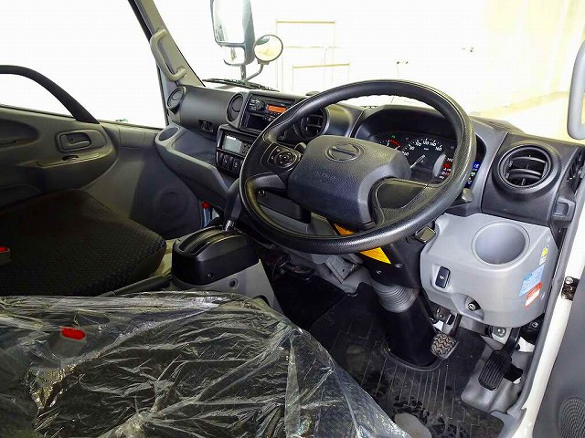 Hino dutro Small Freezer box_body 2RG-XZC645M(103765) 5枚目