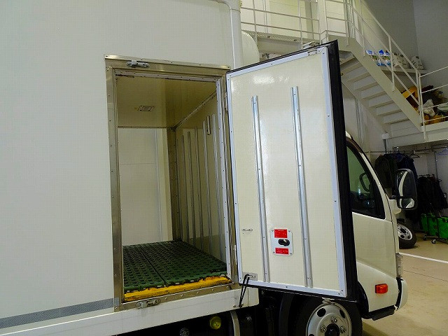 Hino dutro Small Freezer box_body 2RG-XZC645M(103765) 33枚目