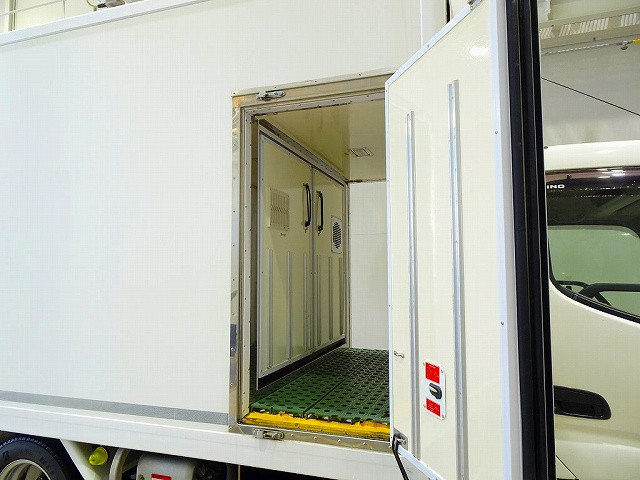 Hino dutro Small Freezer box_body 2RG-XZC645M(103765) 34枚目