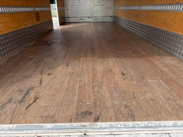 いすゞ フォワード 中型 バン 2RG-FRR90S2(103771) 8枚目