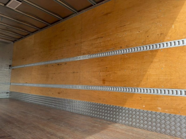 いすゞ フォワード 中型 バン 2RG-FRR90S2(103771) 11枚目