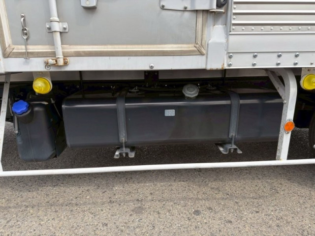 いすゞ フォワード 中型 バン 2RG-FRR90S2(103771) 16枚目