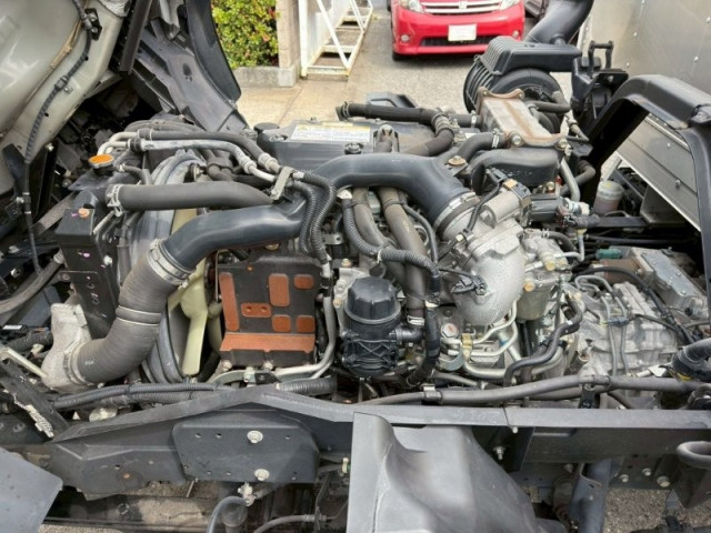 いすゞ フォワード 中型 バン 2RG-FRR90S2(103771) 17枚目