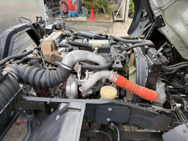 いすゞ フォワード 中型 バン 2RG-FRR90S2(103771) 18枚目