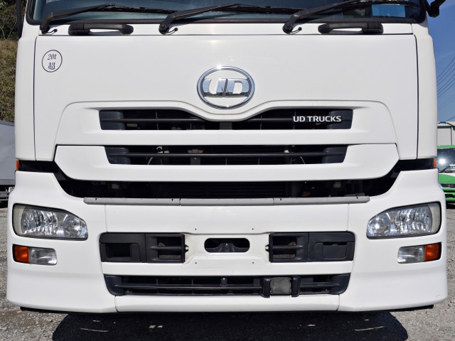 UDトラックス（日産） クオン 大型 ウィング QKG-CD5ZA(103796) 4枚目