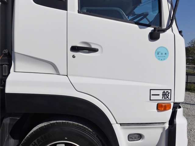 UDトラックス（日産） クオン 大型 ウィング QKG-CD5ZA(103796) 6枚目