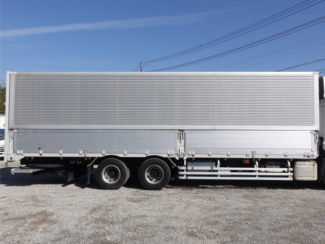 UDトラックス（日産） クオン 大型 ウィング QKG-CD5ZA(103796) 7枚目