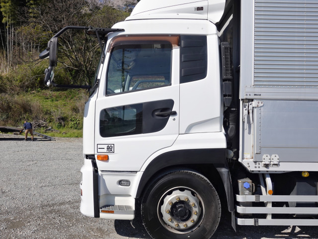 UDトラックス（日産） クオン 大型 ウィング QKG-CD5ZA(103796) 13枚目